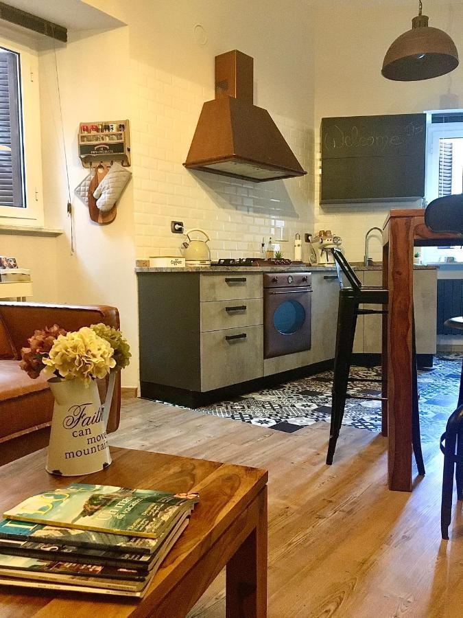 Goose House Luxury Holiday Home Сутрі Екстер'єр фото